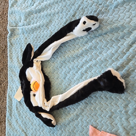 NWT Penguin Hat with Moveable Ears - Picture 1 of 4